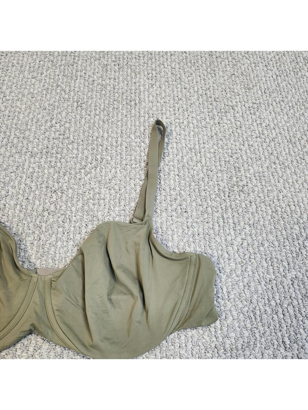 Victoria’s Secret Bra Demi Unlined Green Size 40DDD Underwire - Picture 2 of 8